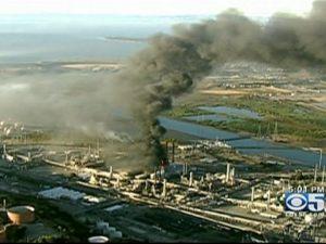 Smoke rises from the Richmond Chevron refinery fire (CBS)